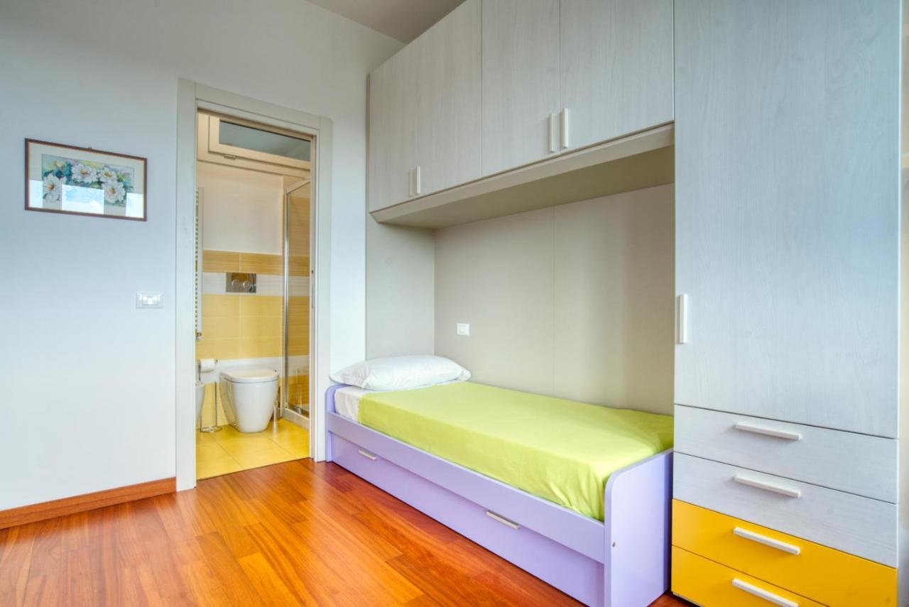 Caseospitali - Casa Park View, Ampio Trilocale Per Famiglie Sul Parco Milan Exterior photo